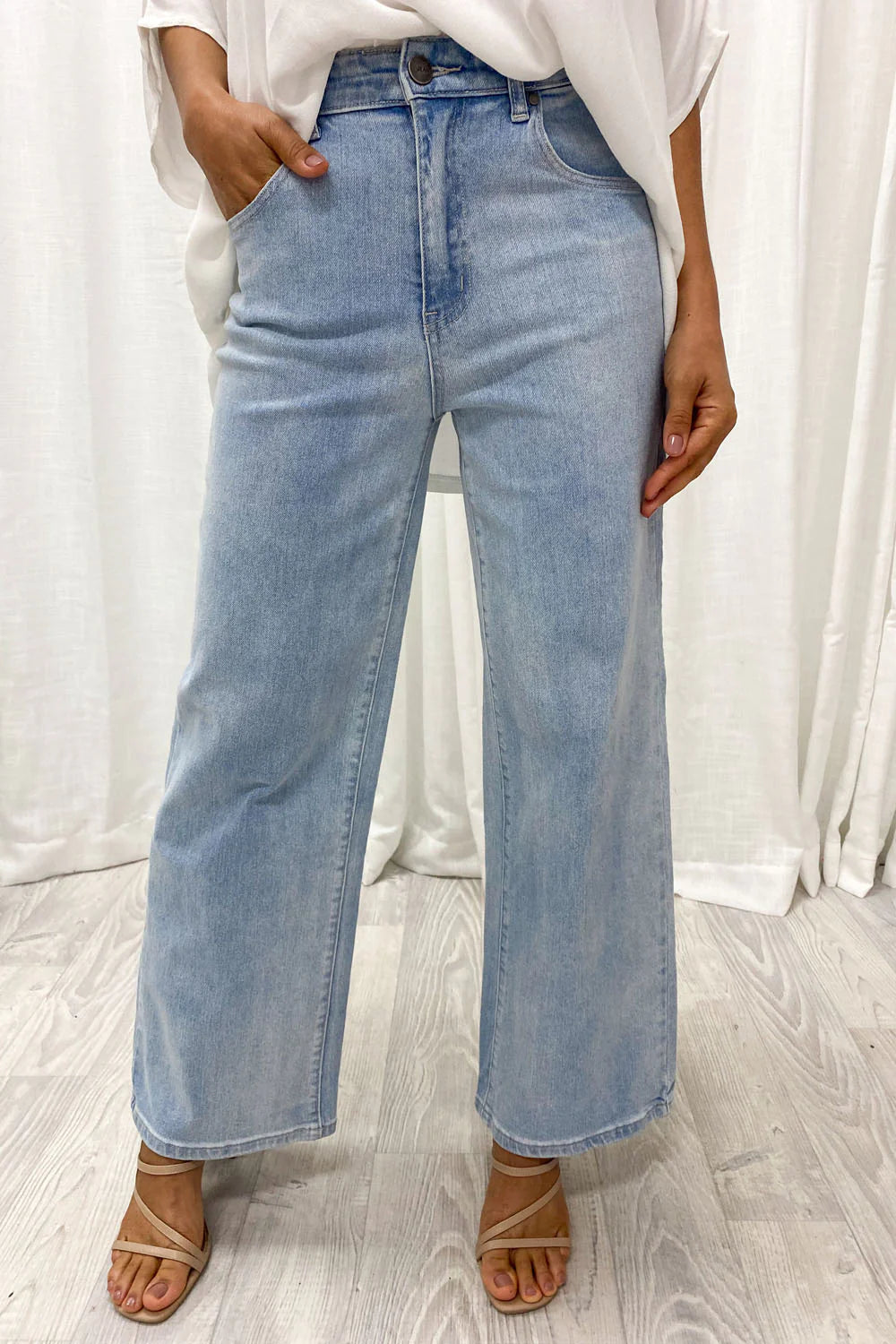 Maya™ Light Wash Jeans