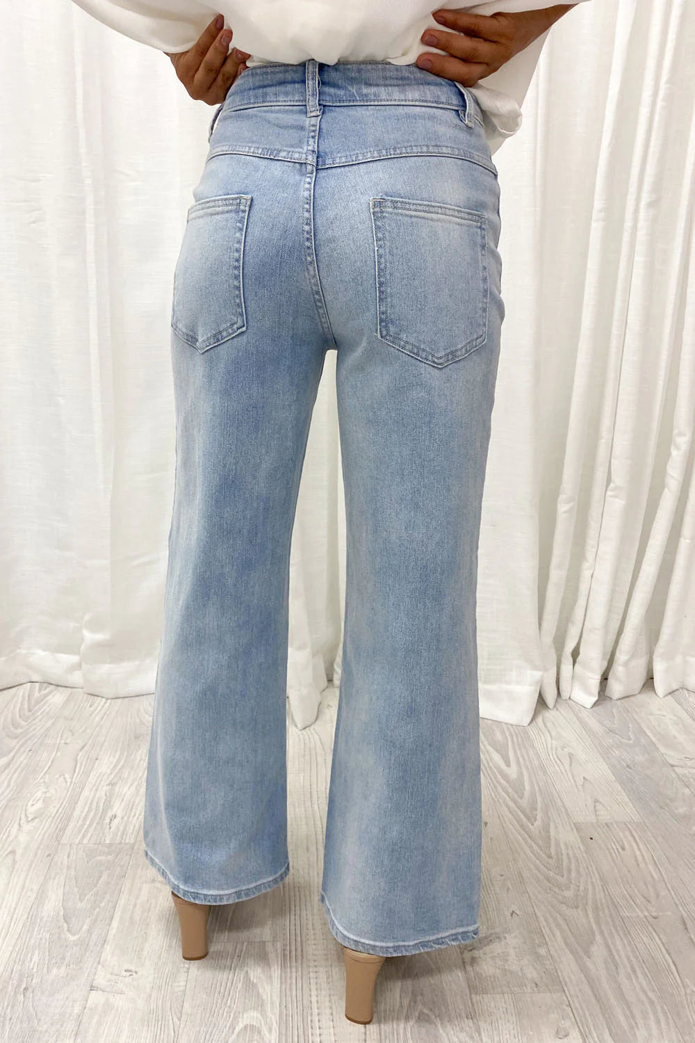 Maya™ Light Wash Jeans