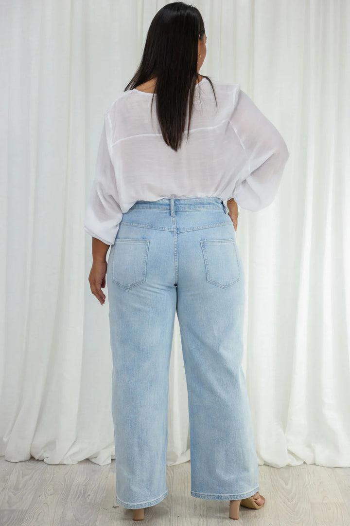 Maya™ Light Wash Jeans