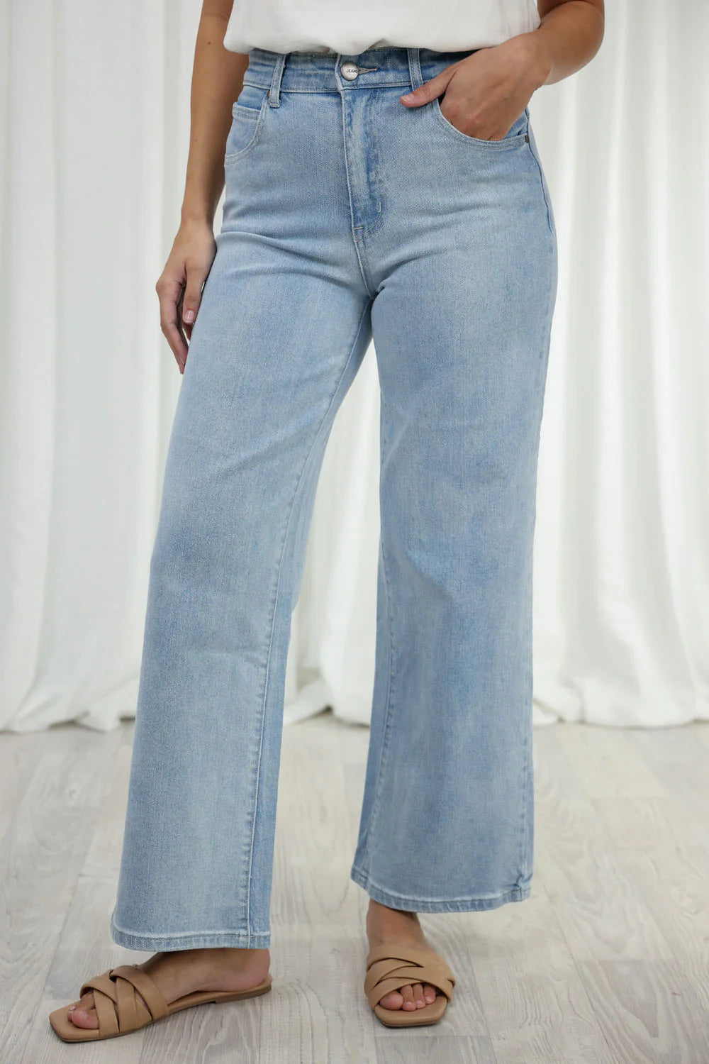 Maya™ Light Wash Jeans