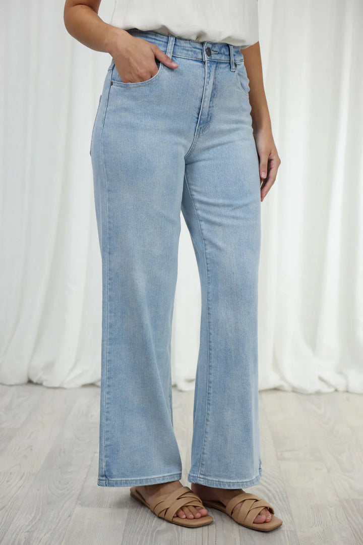 Maya™ Light Wash Jeans