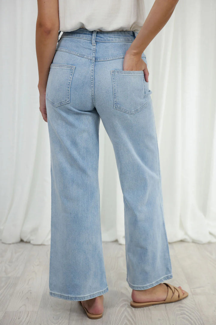 Maya™ Light Wash Jeans